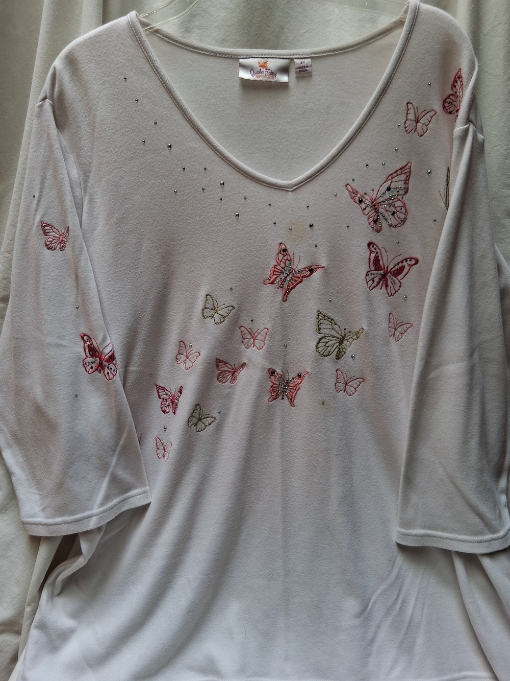 Quacker Factory White Butterfly Embroidered V-Neck Women's Top